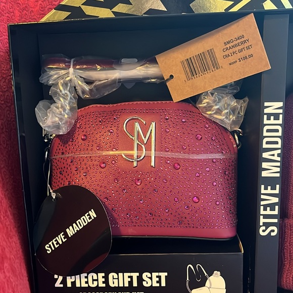 STEVE MADDEN - Picture 2 of 12